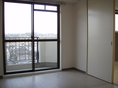 ���r���O